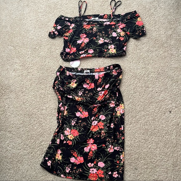 Tops - full circle trends 3XL floral black pink 2 piece sleeveless